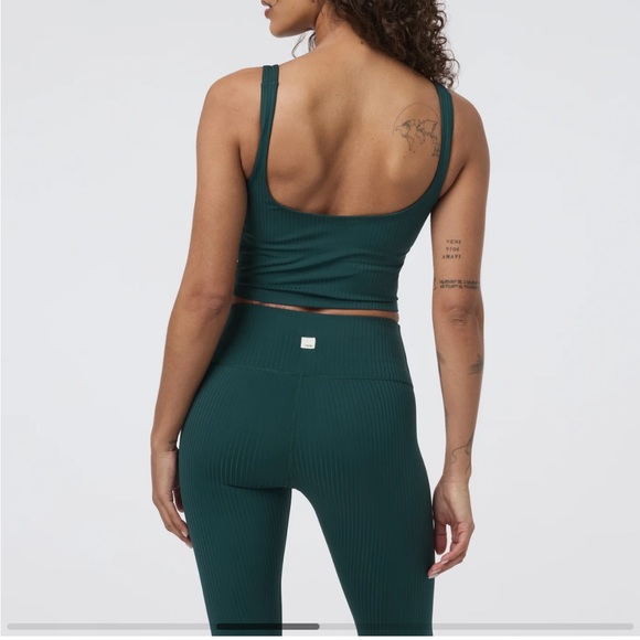 Vuori Inversion Rib Support Tank - Picture 2 of 5